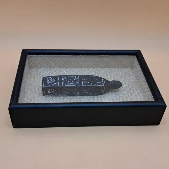 African Statue Shadow Box - Picture 10 of 11